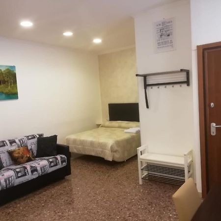 Apartment Urbino 33 Рим Екстер'єр фото