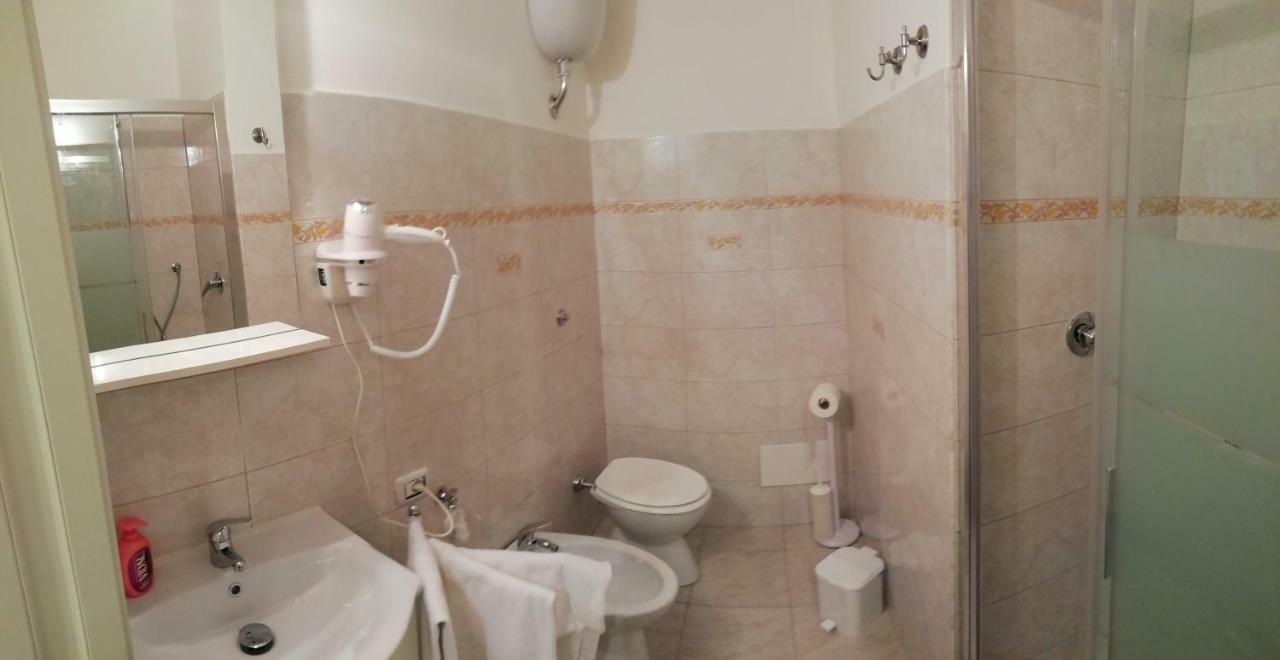 Apartment Urbino 33 Рим Екстер'єр фото