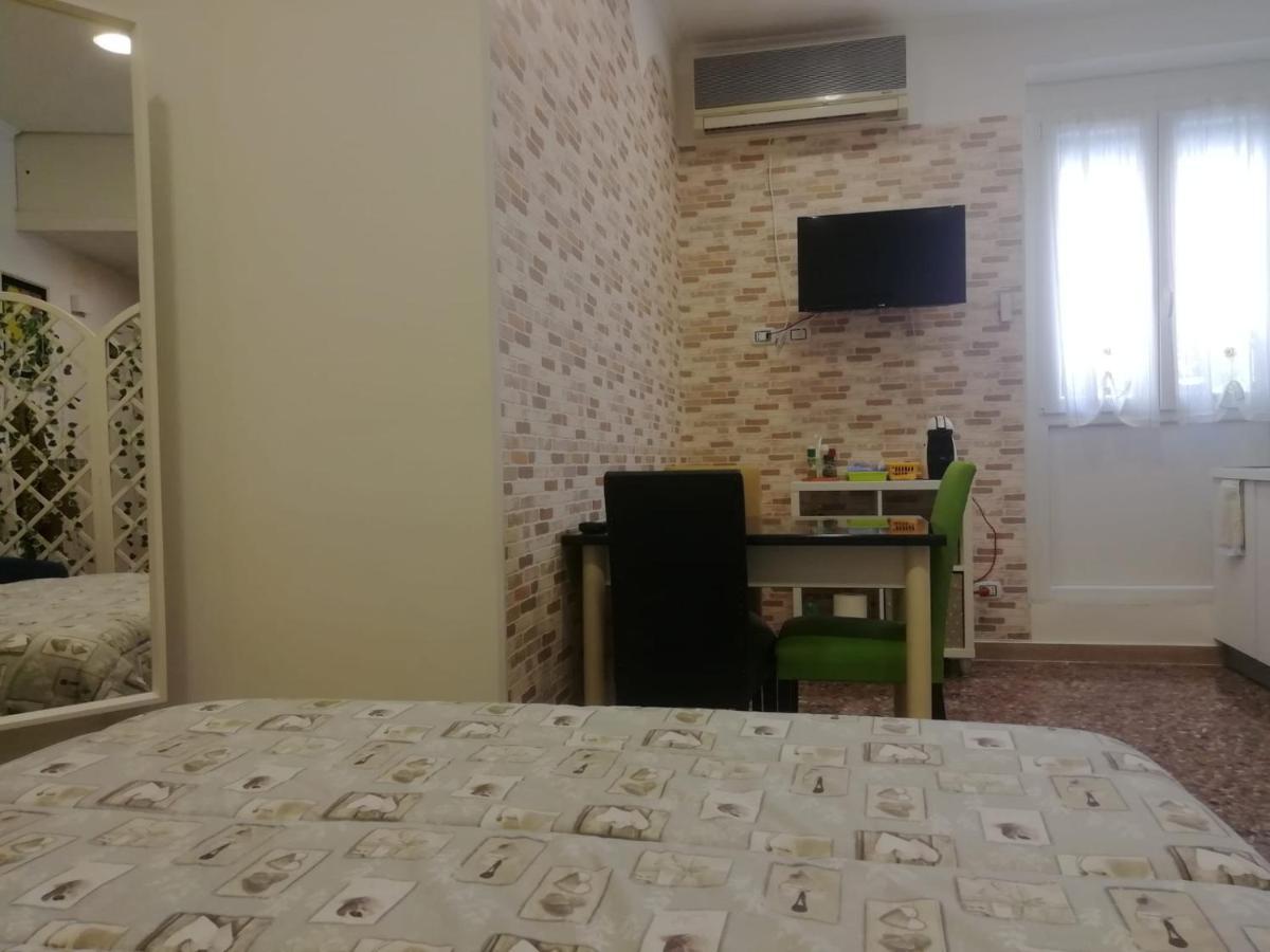 Apartment Urbino 33 Рим Екстер'єр фото