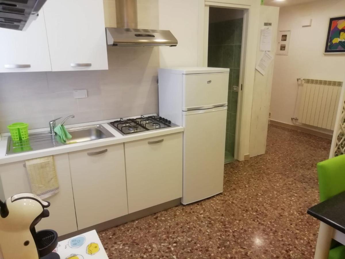 Apartment Urbino 33 Рим Екстер'єр фото