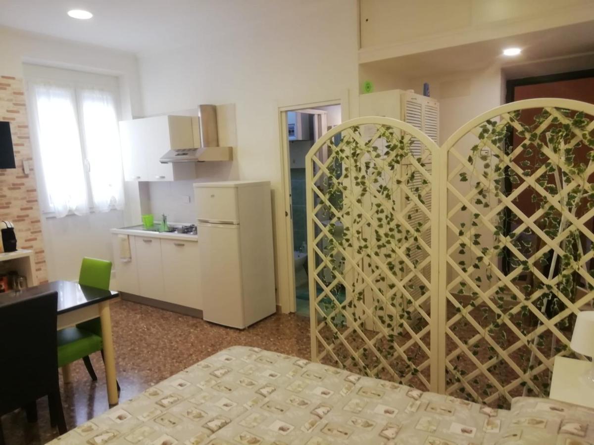 Apartment Urbino 33 Рим Екстер'єр фото