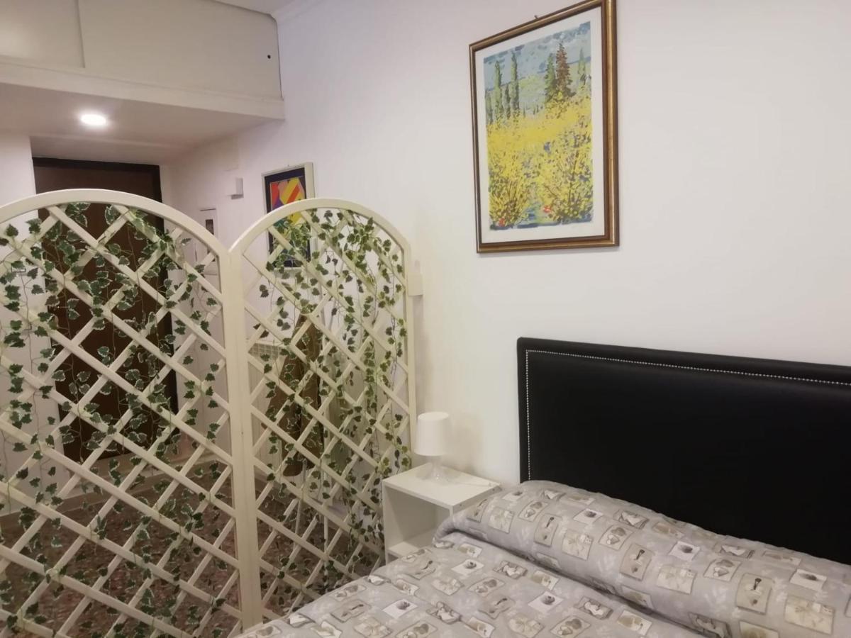 Apartment Urbino 33 Рим Екстер'єр фото